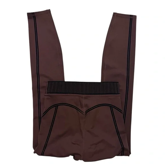 Alo Yoga Airlift Line Up Bra + Legging Set - Cherry Cola XS - Picture 4 of 12